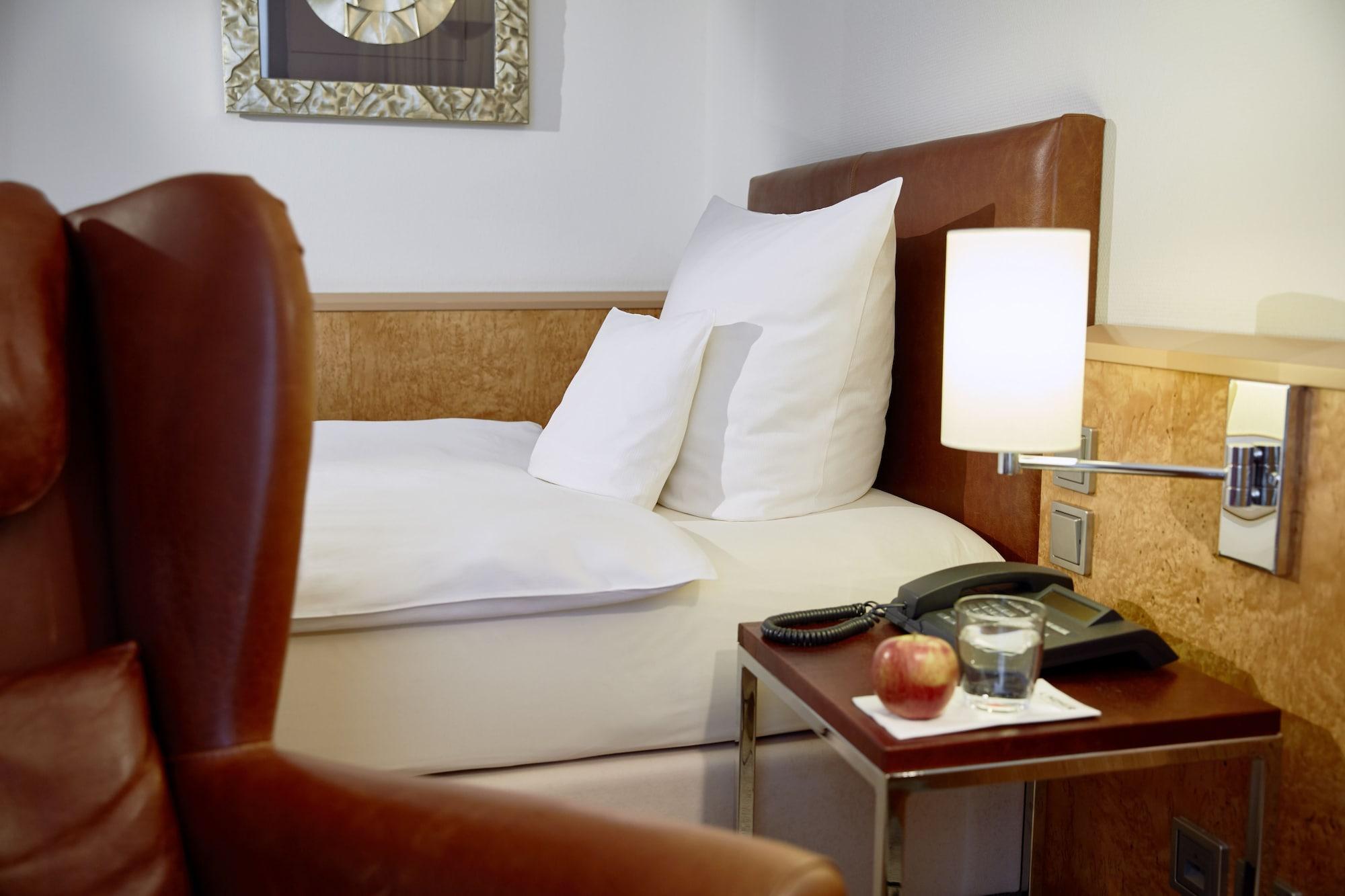 Hotel Lindner Airport 4*